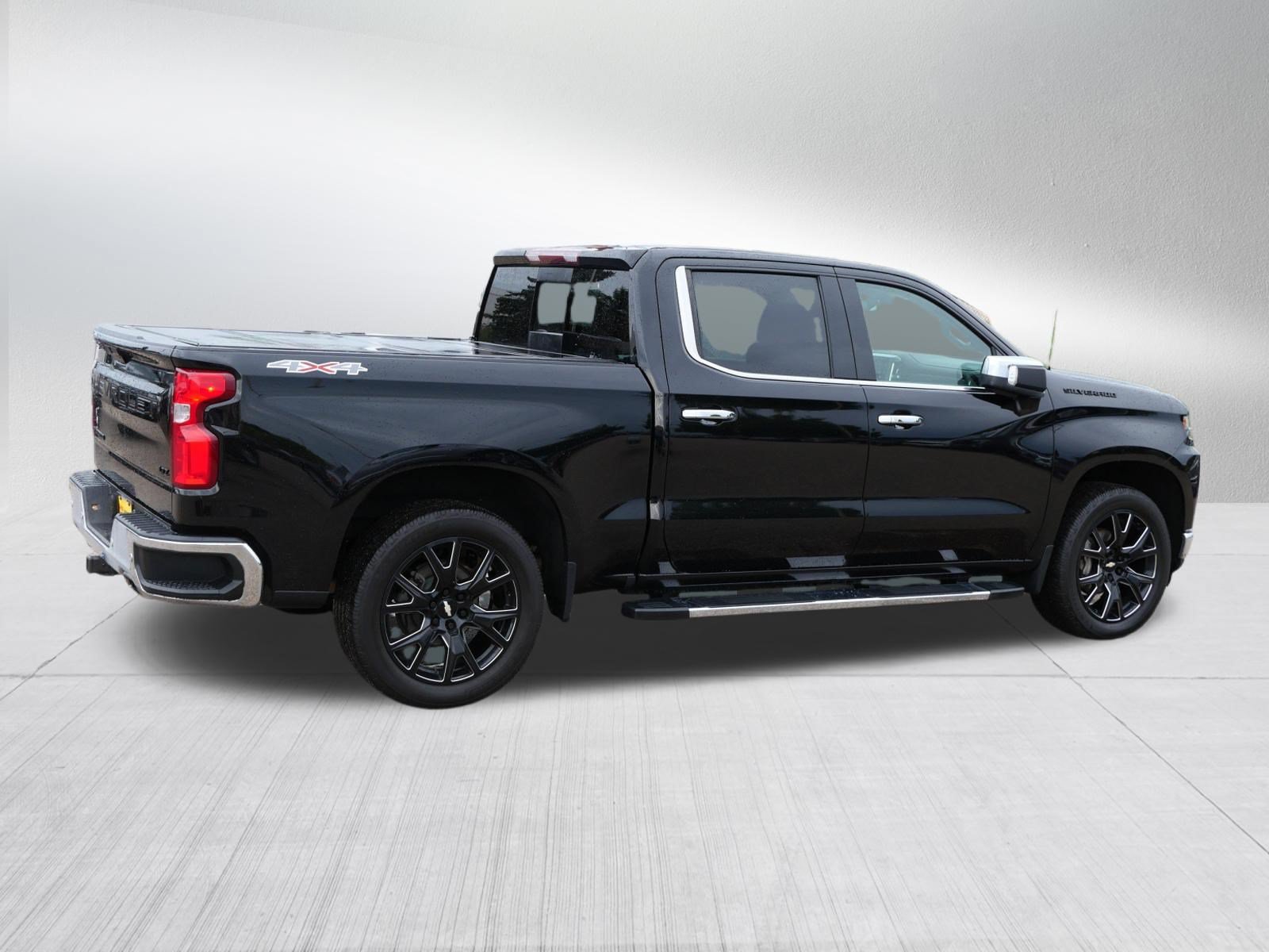 Used 2022 Chevrolet Silverado 1500 LTZ w/ LTZ Convenience Package II AWD/4WD image 7