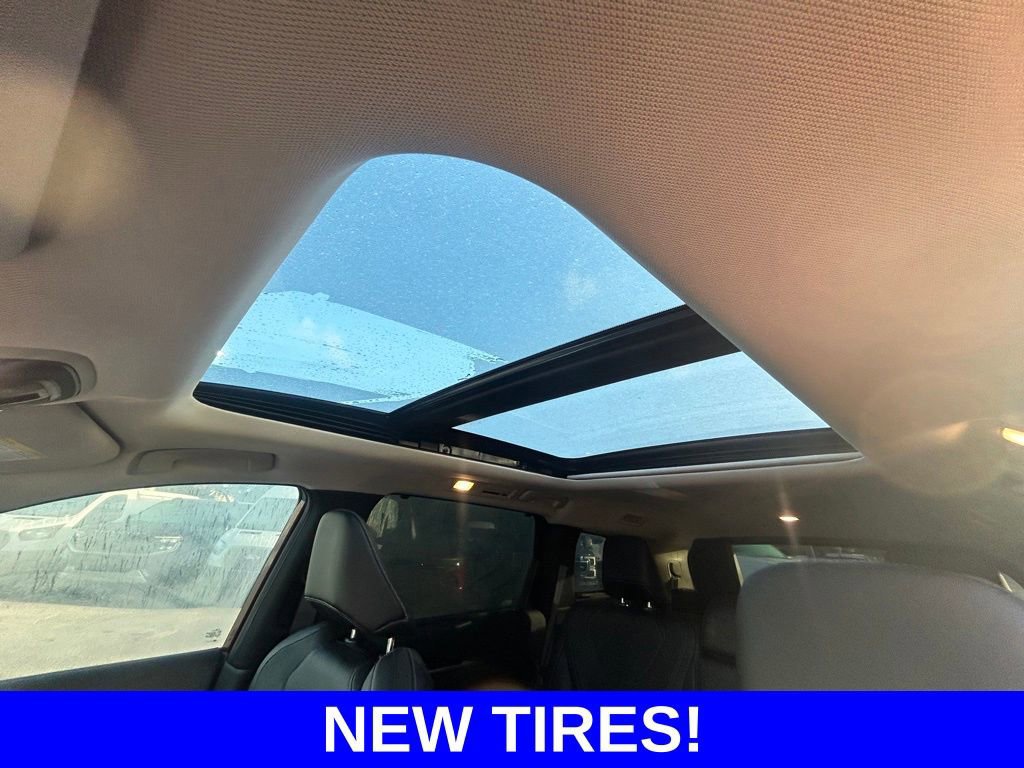 Used 2023 INFINITI QX60 Sensory w/ Cargo Package AWD/4WD image 11