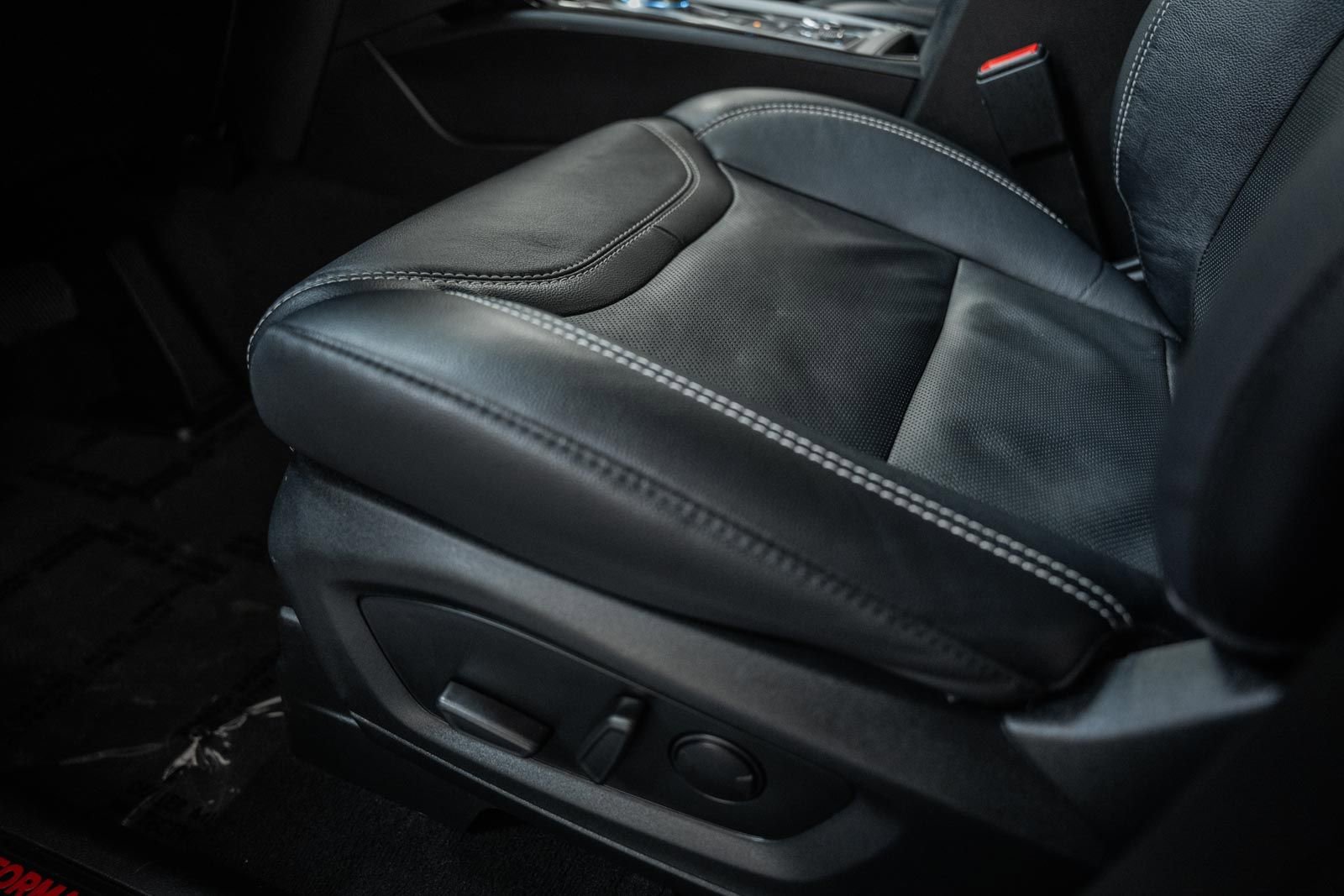 Certified 2023 Ford Explorer ST w/ Equipment Group 401A image 43