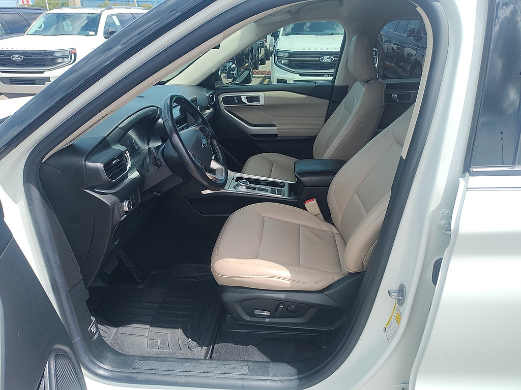 Certified 2021 Ford Explorer XLT w/ Equipment Group 202A RWD image 12