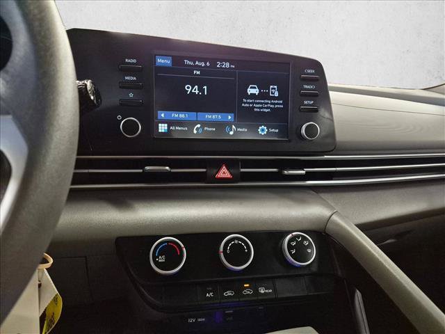 Used 2025 Hyundai Elantra SE FWD image 14