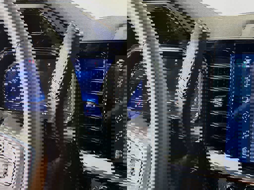 Used 2025 Chevrolet Silverado 1500 LT image 22