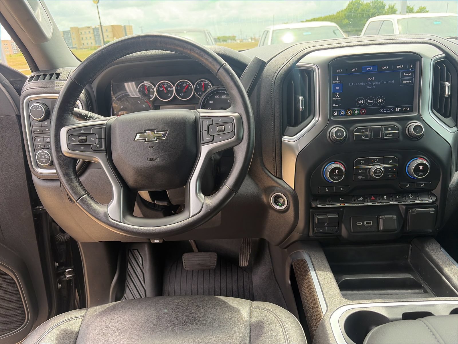 Used 2022 Chevrolet Silverado 1500 LT Trail Boss w/ LT Trail Boss Premium Package AWD/4WD image 19
