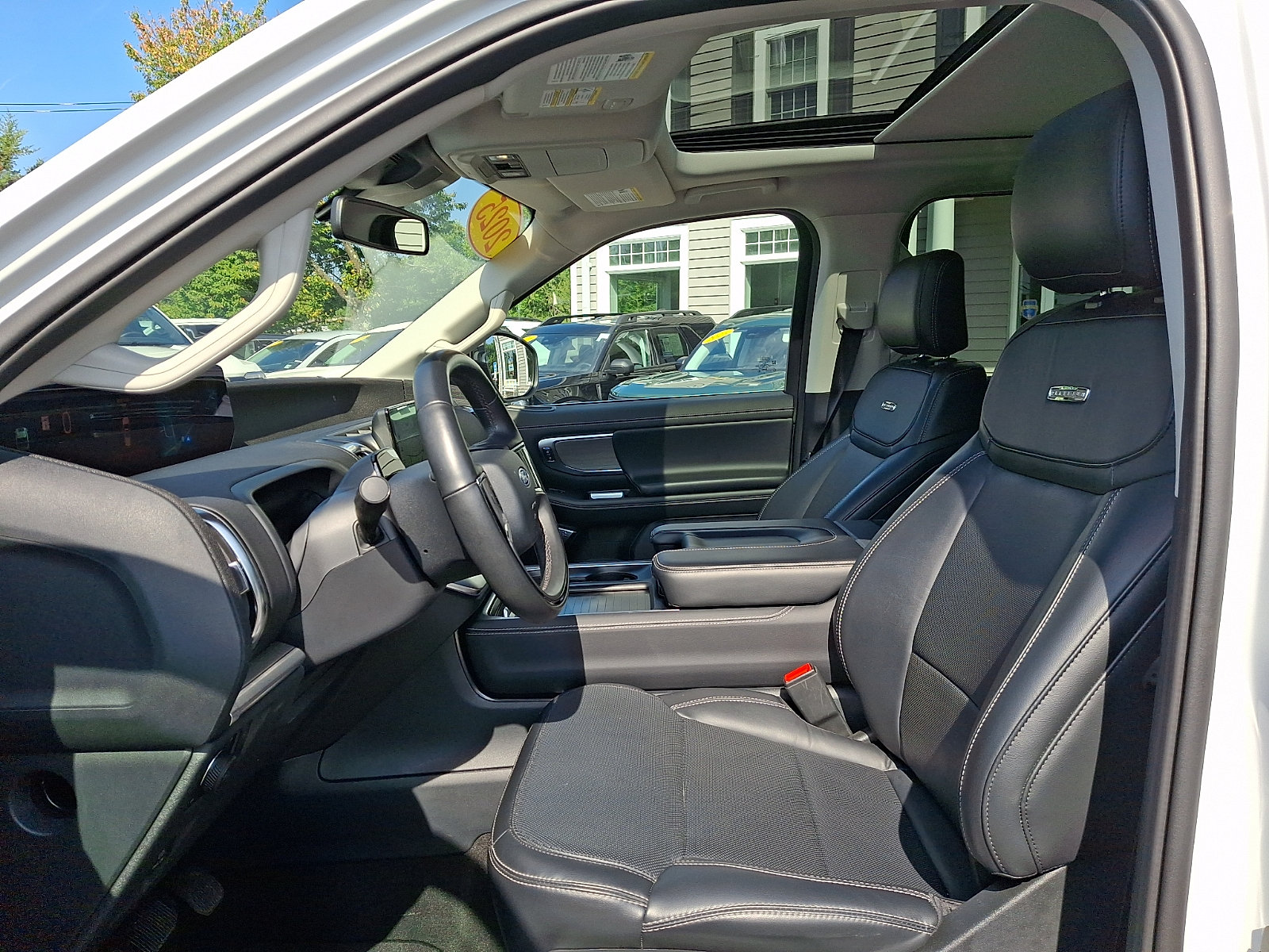 Certified 2025 Ford Expedition Platinum AWD/4WD image 14