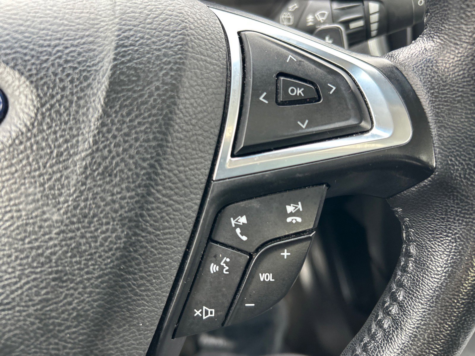 Certified 2018 Ford Edge Titanium w/ Equipment Group 301A image 25