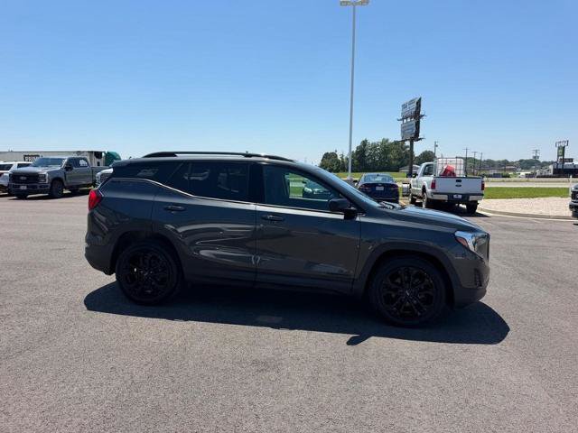 Used 2020 GMC Terrain SLE w/ Driver Convenience Package FWD image 4