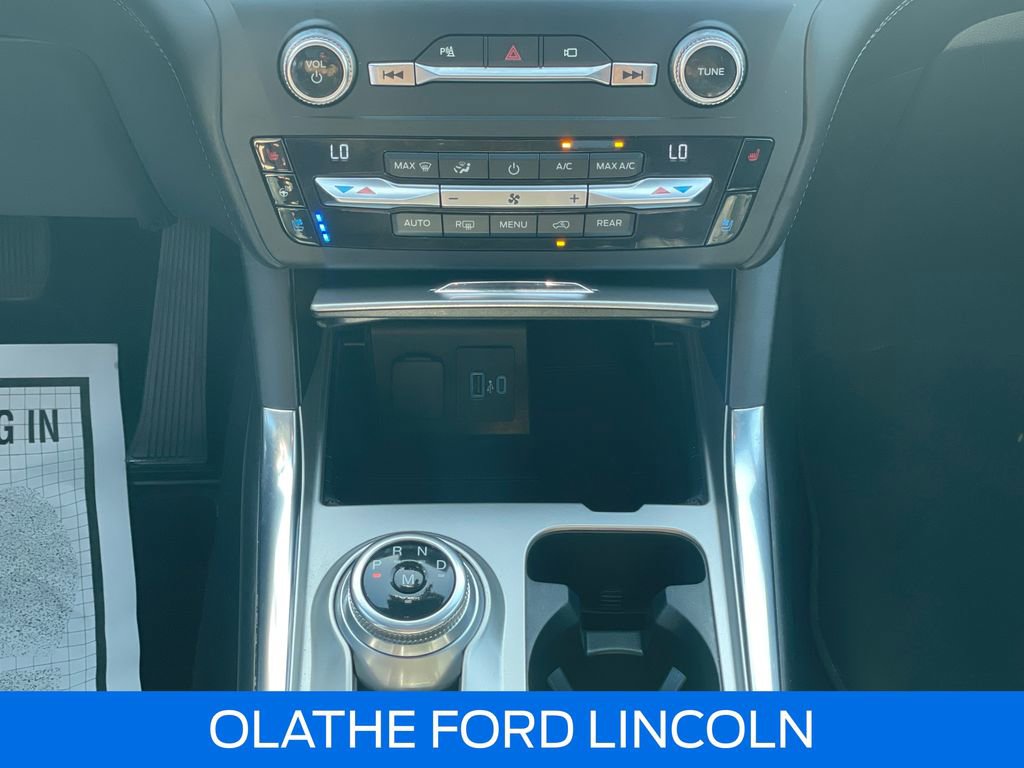 Certified 2020 Ford Explorer Platinum w/ Premium Technology Package AWD/4WD image 23