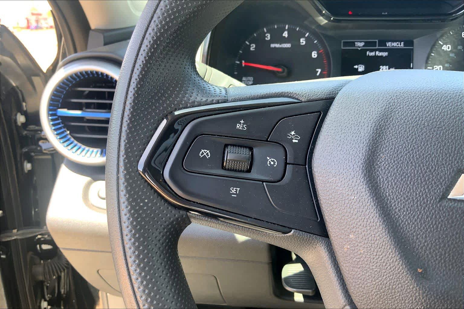 Used 2025 Chevrolet Trax LS FWD image 24