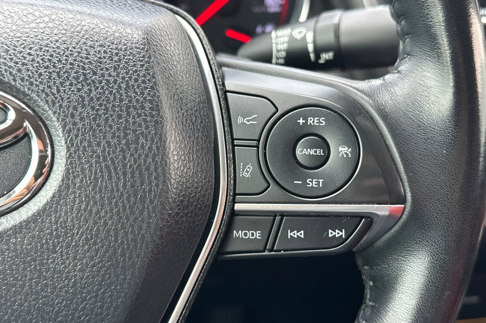 Used 2019 Toyota Camry XSE FWD image 25