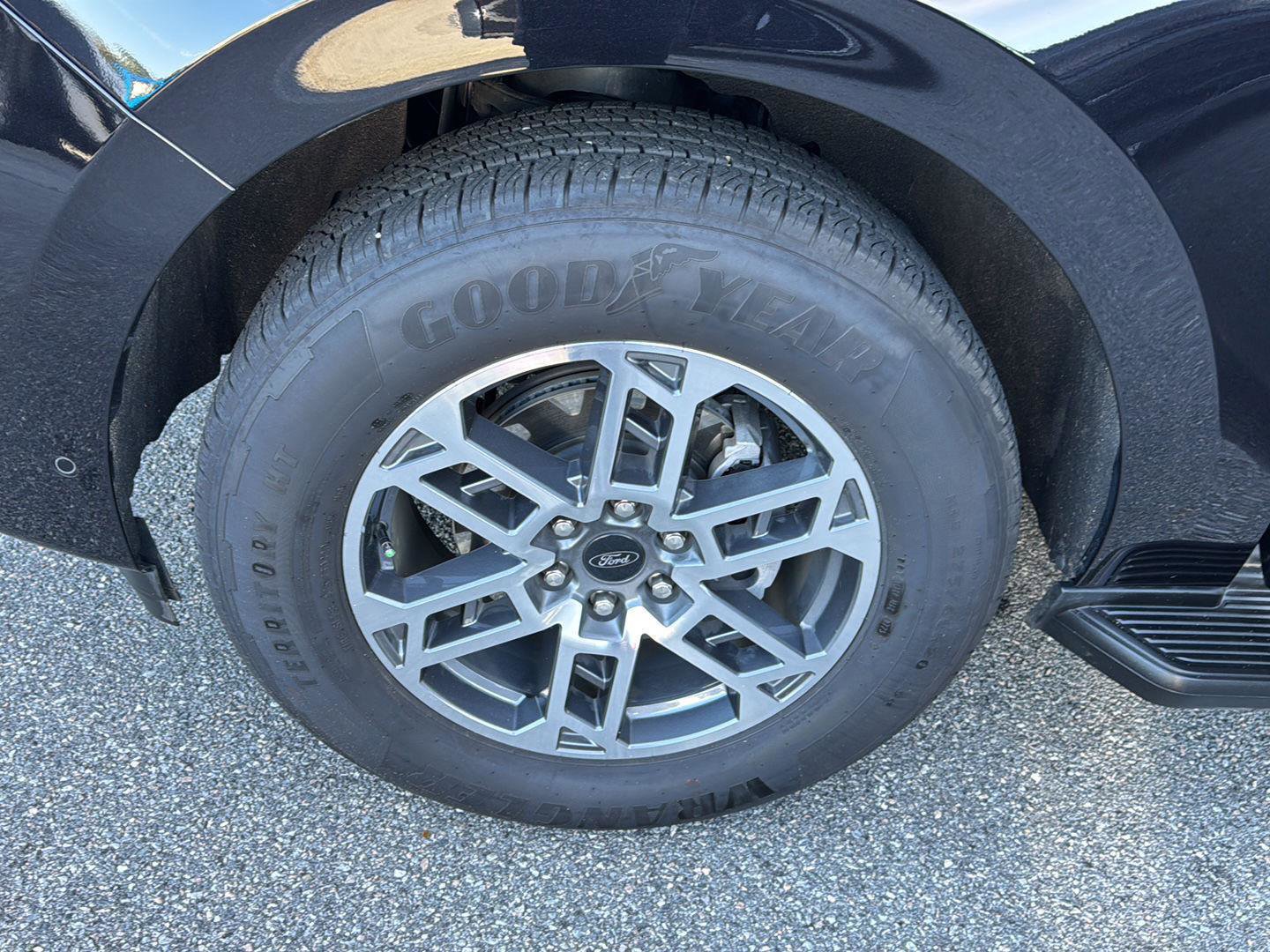 Certified 2025 Ford Expedition Active image 33