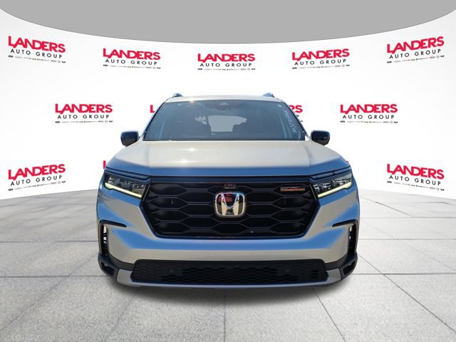 Used 2025 Honda Pilot TrailSport image 8