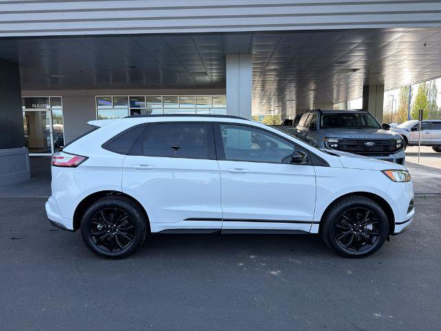 Certified 2023 Ford Edge SE w/ Black Appearance Package AWD/4WD image 8
