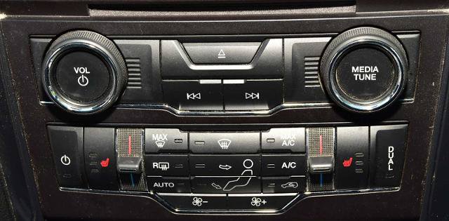 Certified 2017 Ford Explorer XLT w/ Equipment Group 202A AWD/4WD image 22
