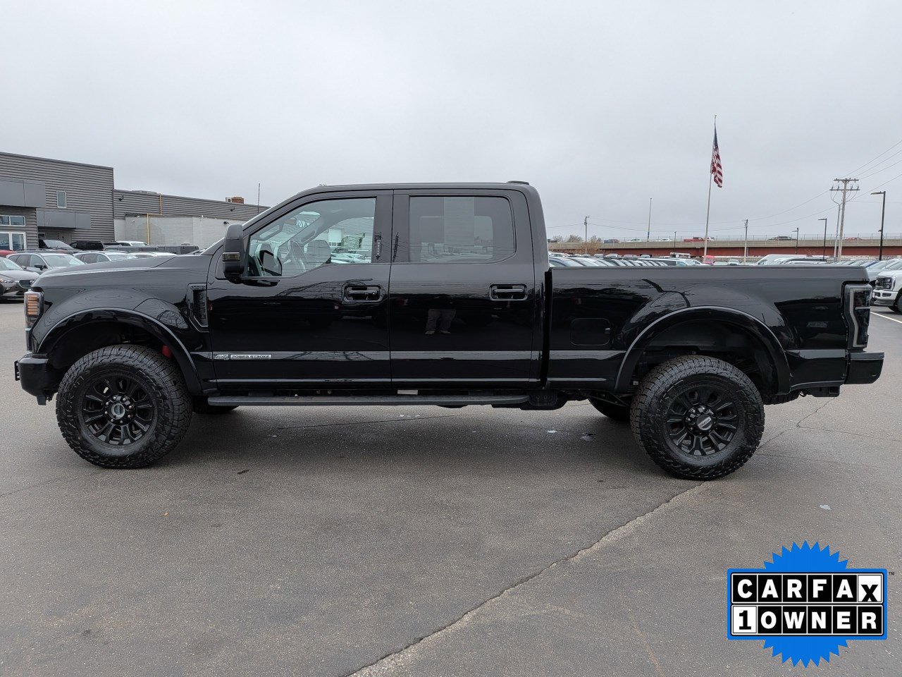 Certified 2022 Ford F350 Lariat w/ Tremor Off-Road Package AWD/4WD image 7