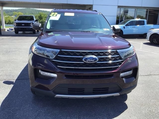 Certified 2022 Ford Explorer XLT w/ Equipment Group 202A AWD/4WD image 3
