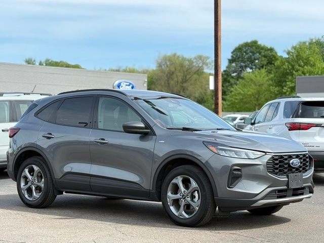 Certified 2025 Ford Escape ST-Line AWD/4WD image 32