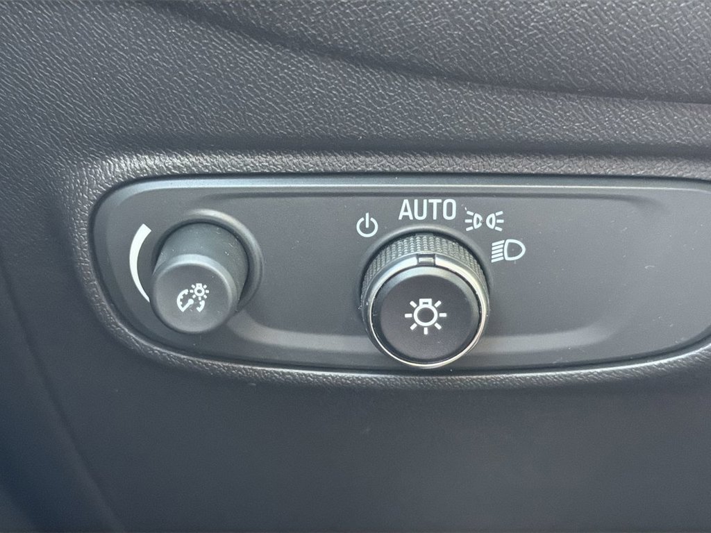 Used 2024 Chevrolet Equinox LS w/ Midnight Edition FWD image 19