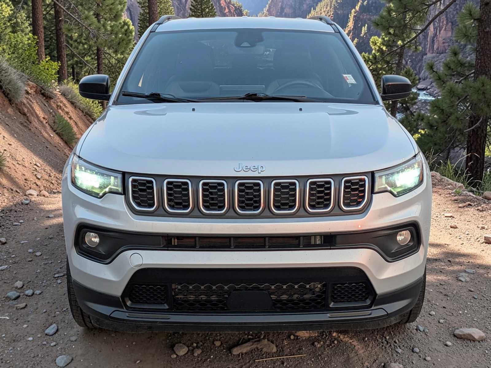 Used 2024 Jeep Compass Latitude AWD/4WD image 9