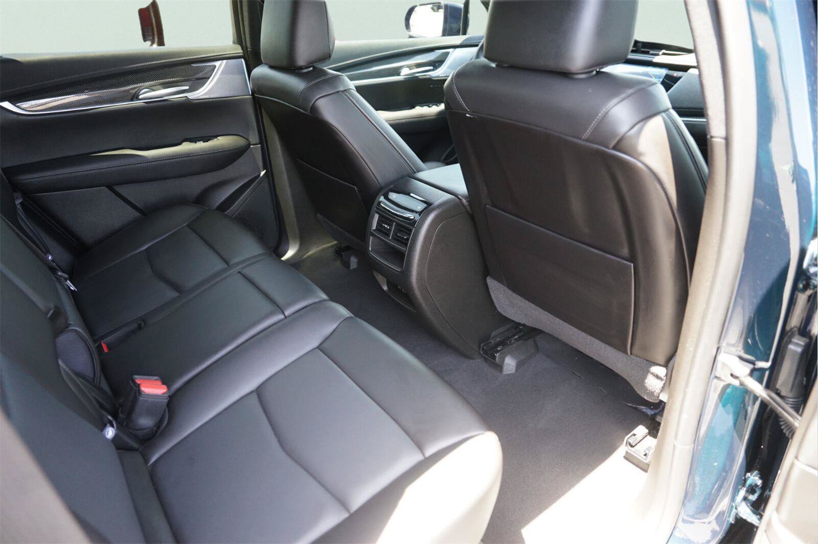 Used 2025 Cadillac XT5 Sportv w/ Technology Package AWD/4WD image 15