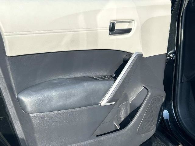 Used 2025 Toyota Corolla Cross L FWD image 25