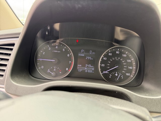 Used 2017 Hyundai Elantra SE image 11