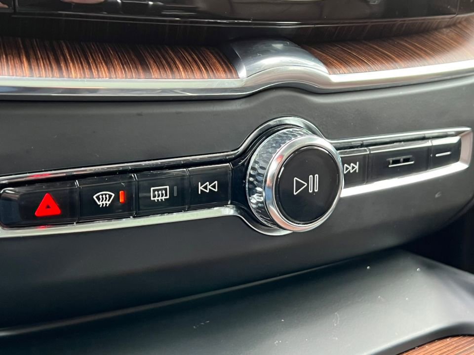 Used 2020 Volvo XC60 T6 Inscription w/ Protection Package Premier image 30