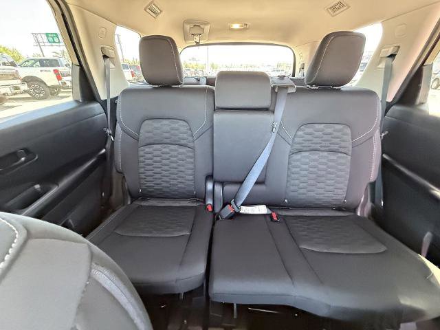 Used 2025 Nissan Pathfinder SV AWD/4WD image 25