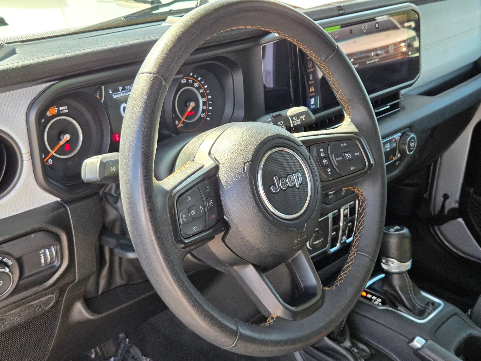 Used 2024 Jeep Wrangler Unlimited Sport AWD/4WD image 18