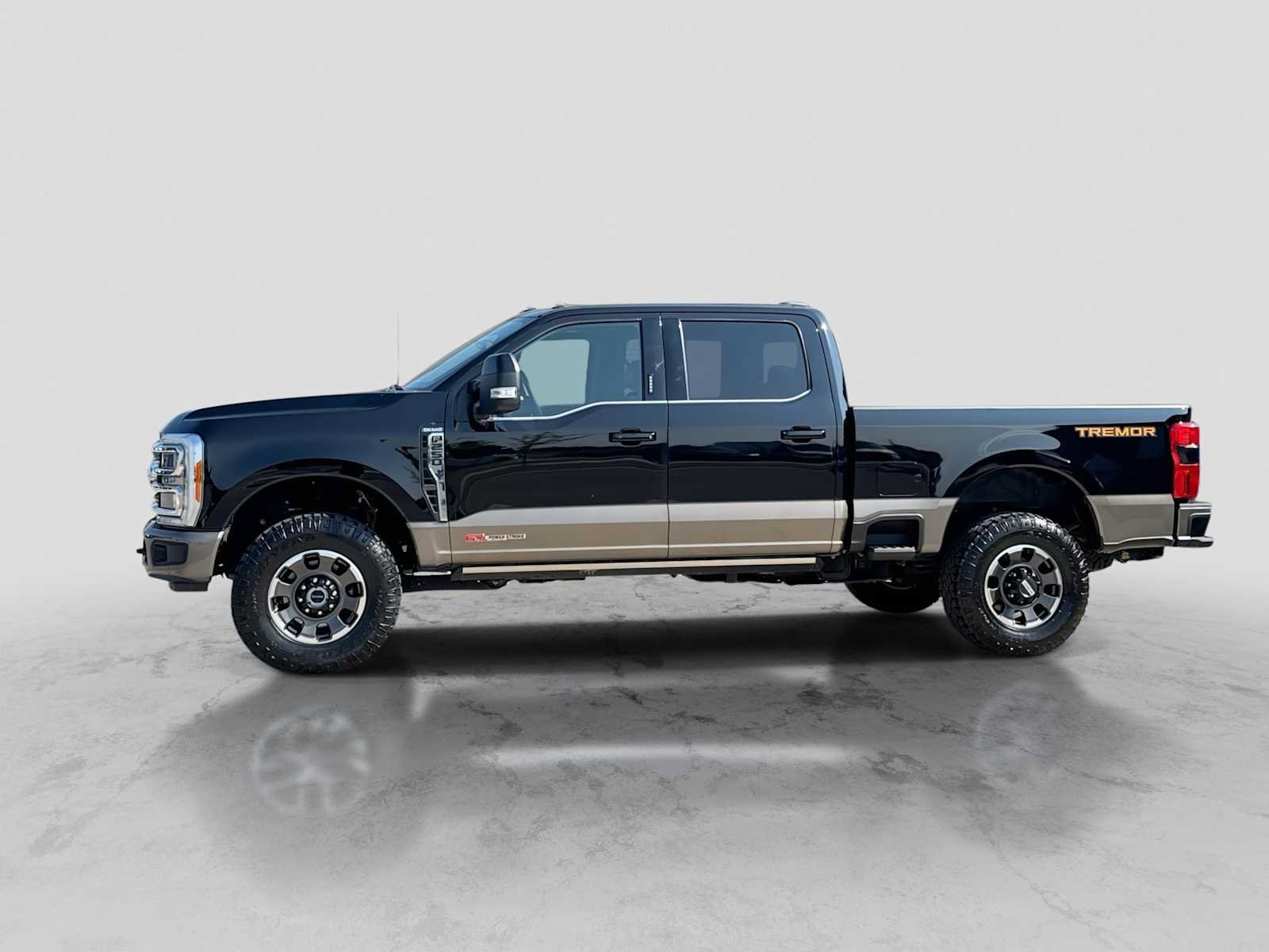 Certified 2023 Ford F250 King Ranch w/ Tremor Off-Road Package AWD/4WD image 3