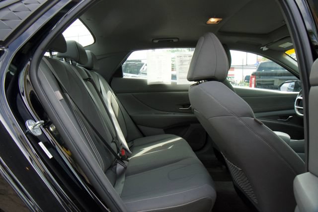 Used 2025 Hyundai Elantra SEL FWD image 27