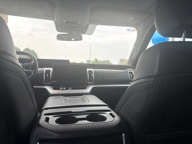 Certified 2025 Ford Expedition Active AWD/4WD image 36