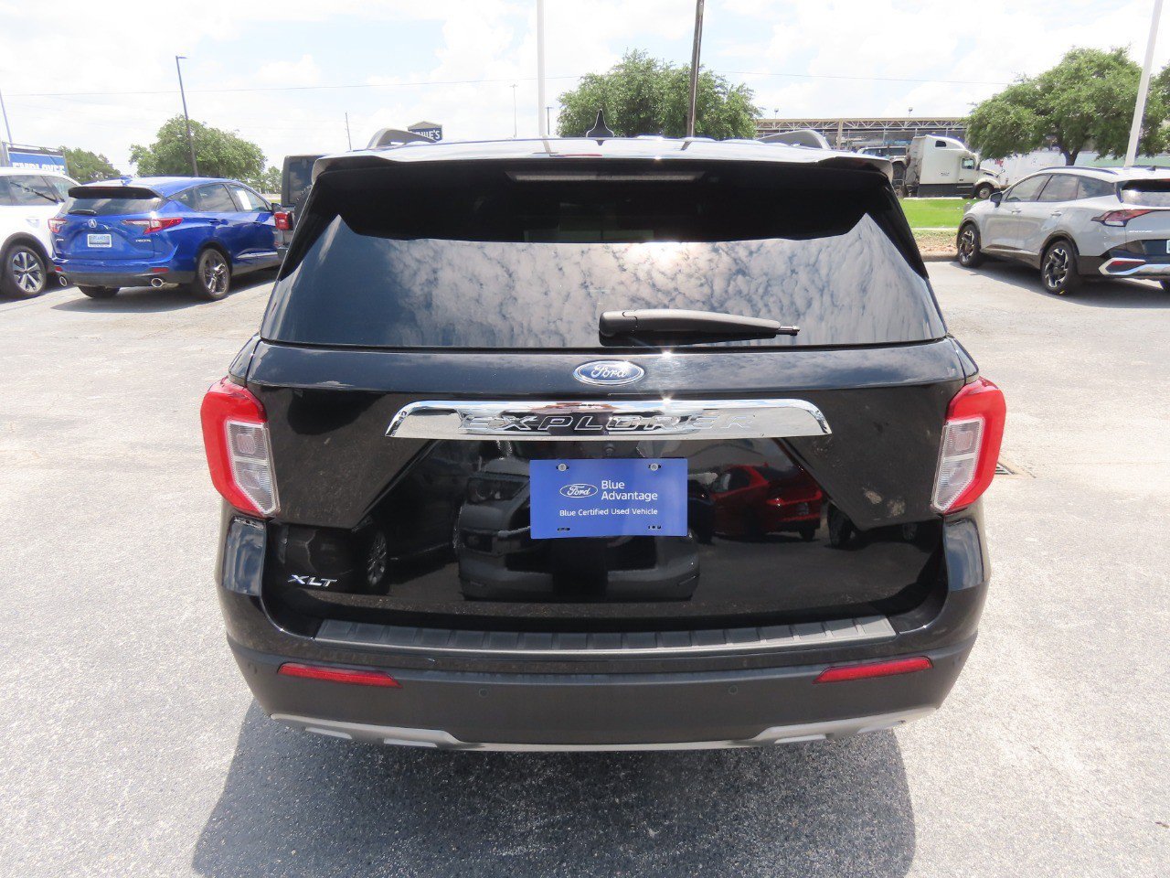 Certified 2023 Ford Explorer XLT w/ Equipment Group 202A RWD image 11