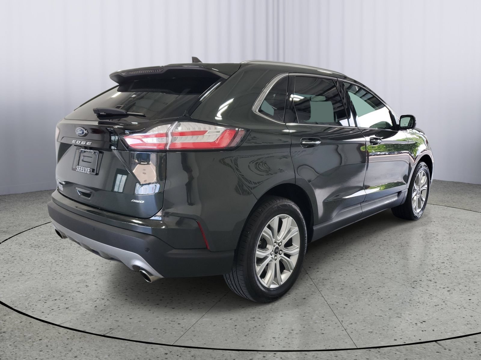 Certified 2024 Ford Edge Titanium AWD/4WD image 4