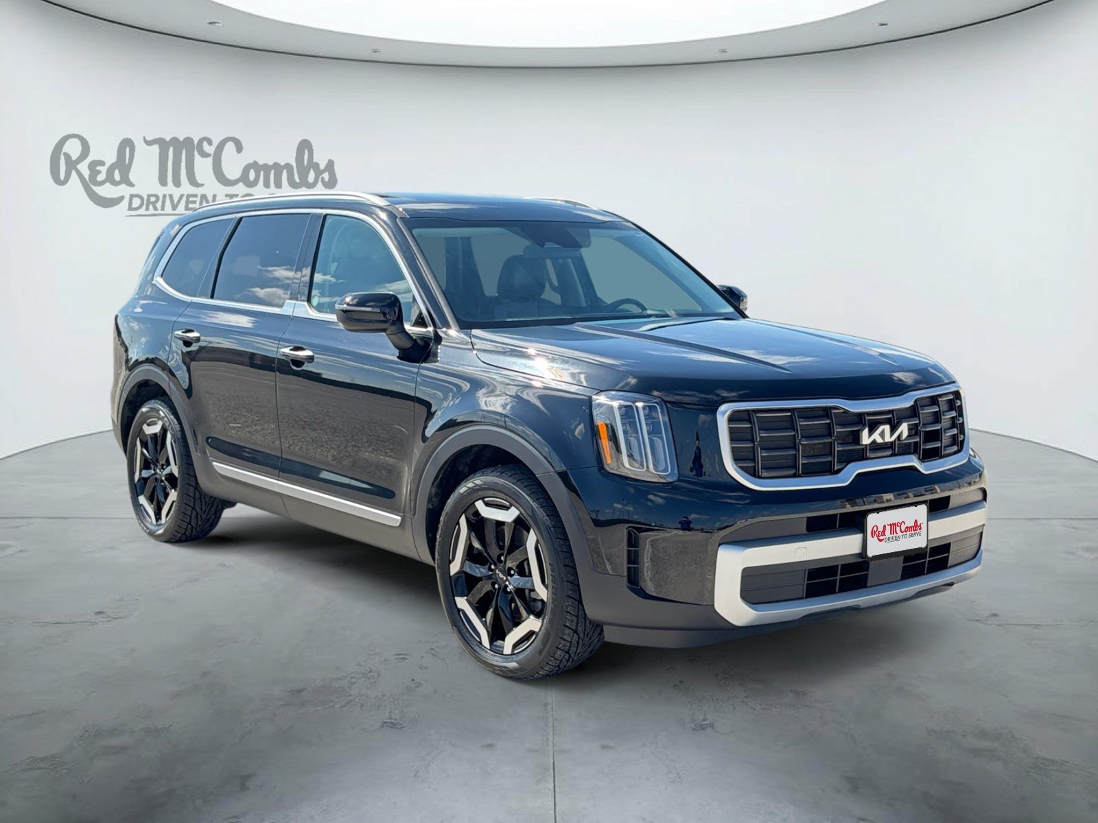 Used 2025 Kia Telluride S FWD image 3