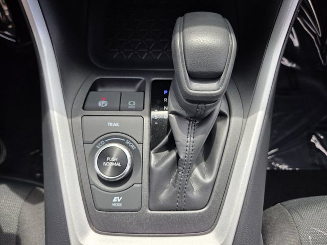 Used 2025 Toyota RAV4 XLE AWD/4WD image 26