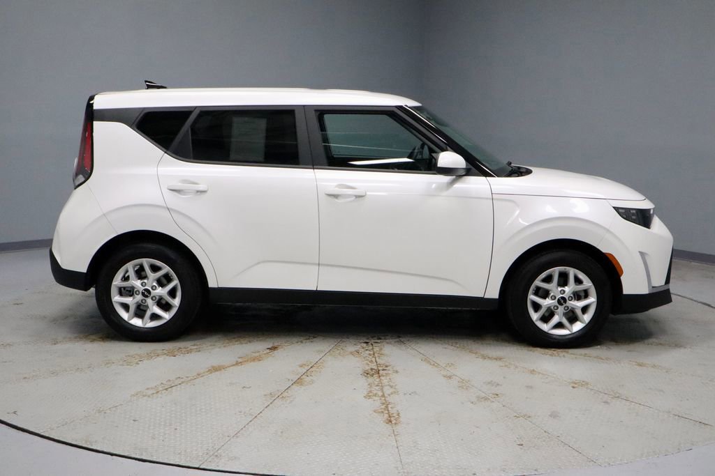 Used 2025 Kia Soul LX w/ LX Technology Package image 6
