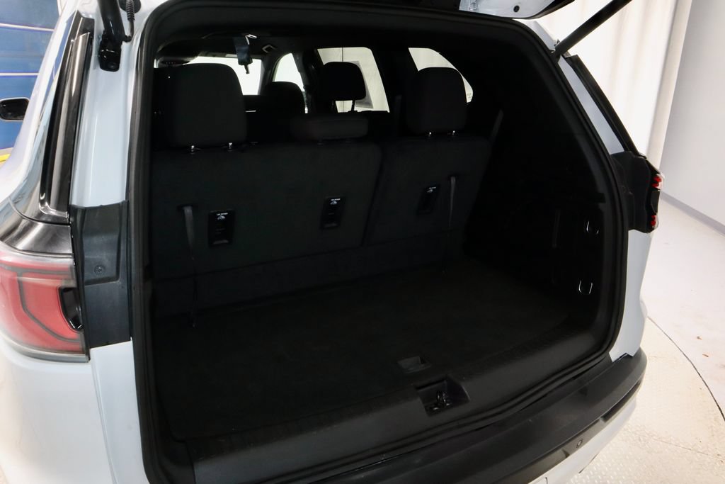 Used 2025 GMC Acadia Elevation AWD/4WD image 13