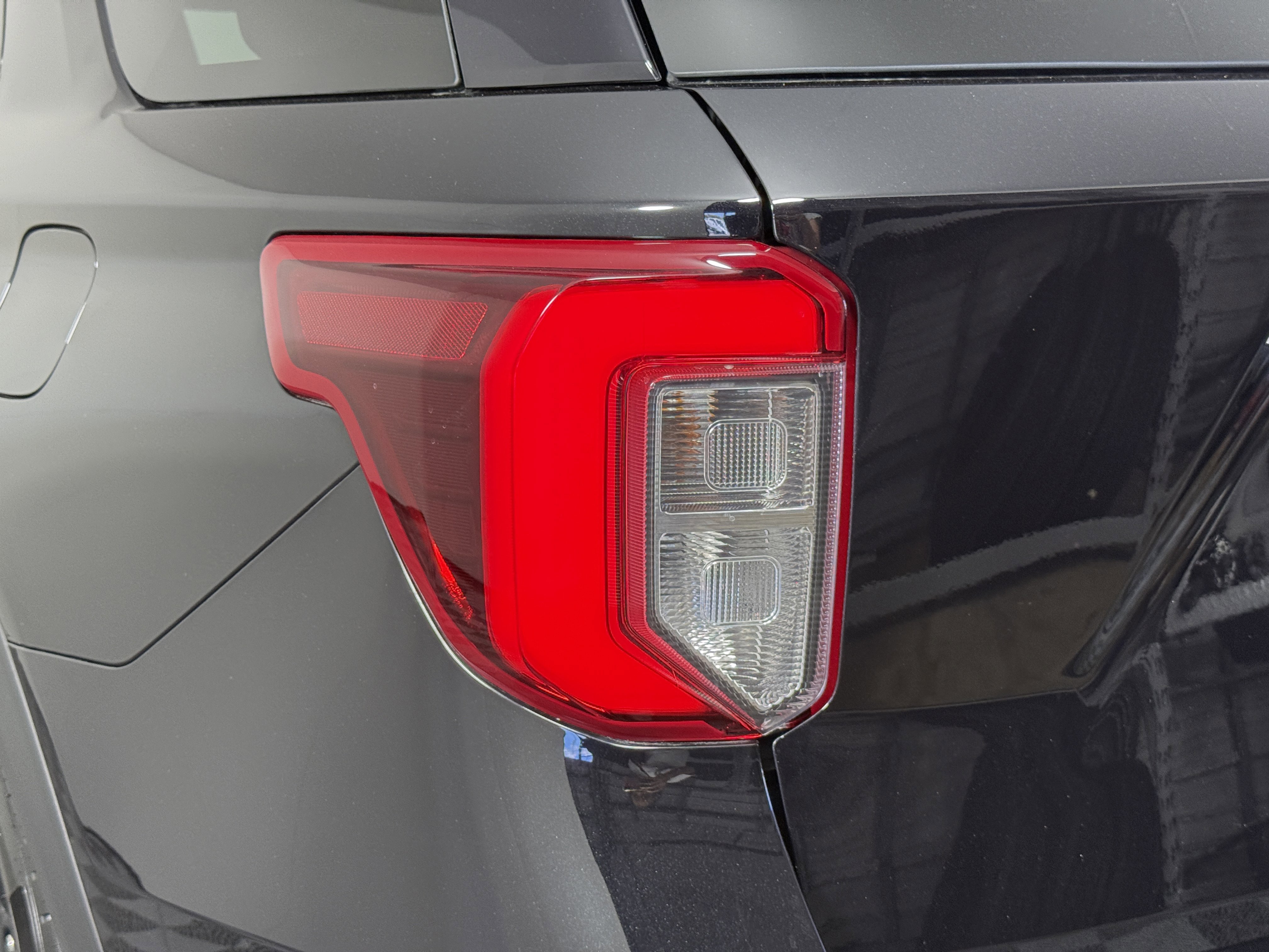 Certified 2023 Ford Explorer ST-Line w/ Class IV Trailer Tow Package RWD image 8