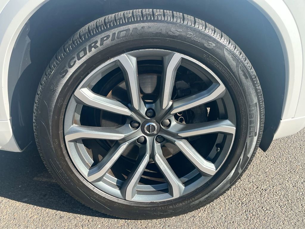 Used 2019 Volvo XC90 T5 Momentum w/ Multimedia Package image 10