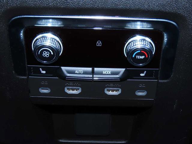 Used 2023 GMC Yukon XL Denali w/ Denali Reserve Package image 25