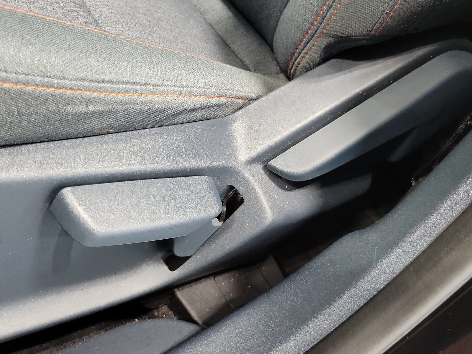 Certified 2022 Ford Maverick XLT FWD image 9