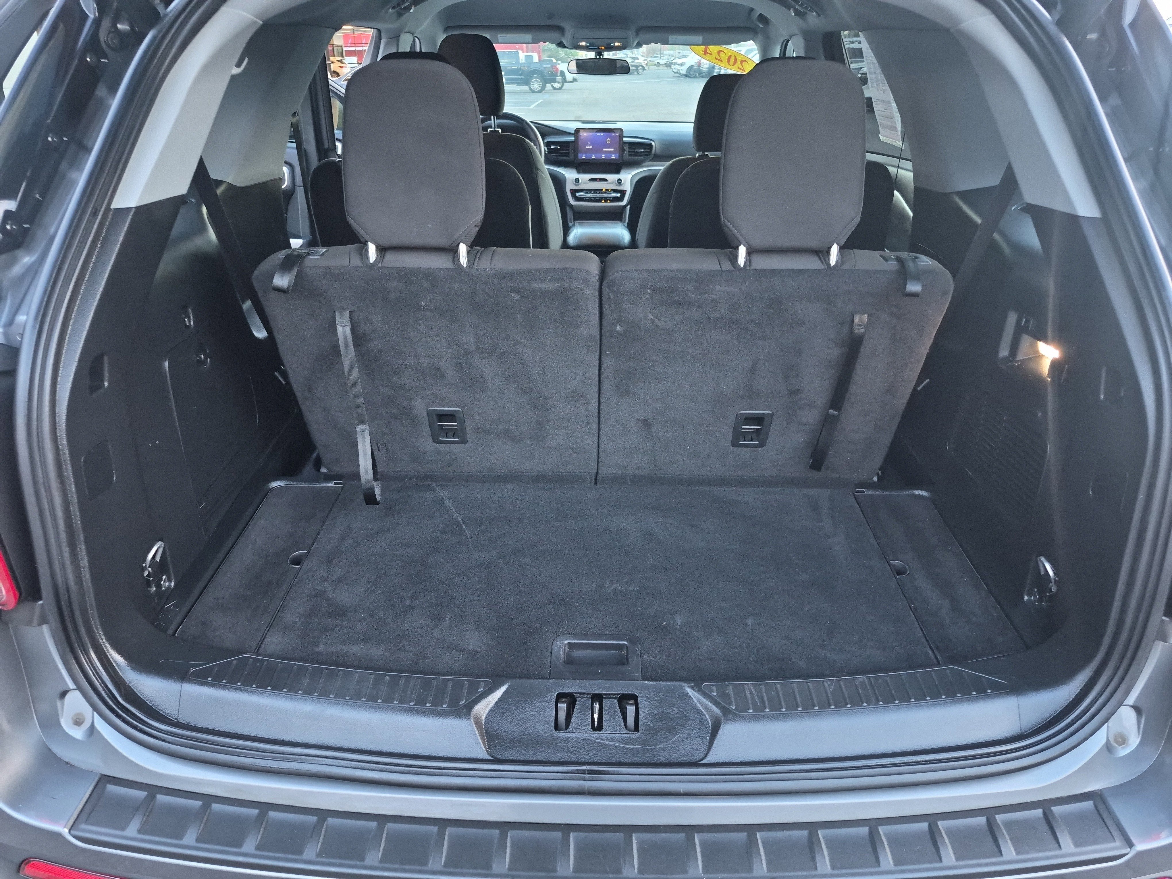 Certified 2024 Ford Explorer XLT image 16