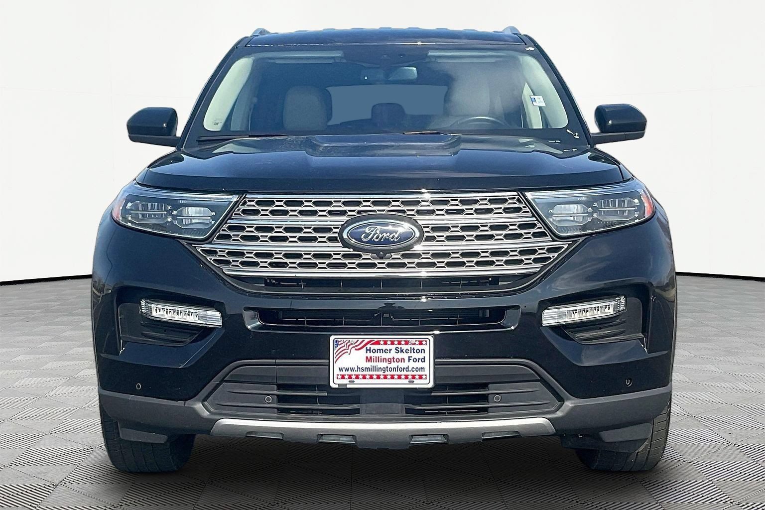 Certified 2023 Ford Explorer Limited AWD/4WD image 3