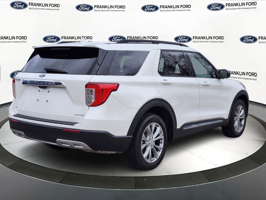 Certified 2022 Ford Explorer XLT w/ Equipment Group 202A image 5