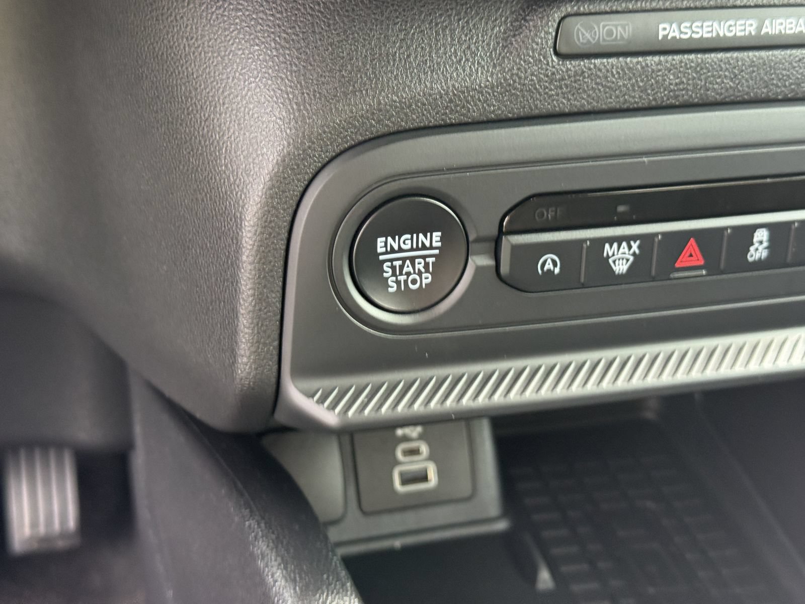 Certified 2025 Ford Bronco Sport Outer Banks w/ Outer Banks Tech Package+ AWD/4WD image 37