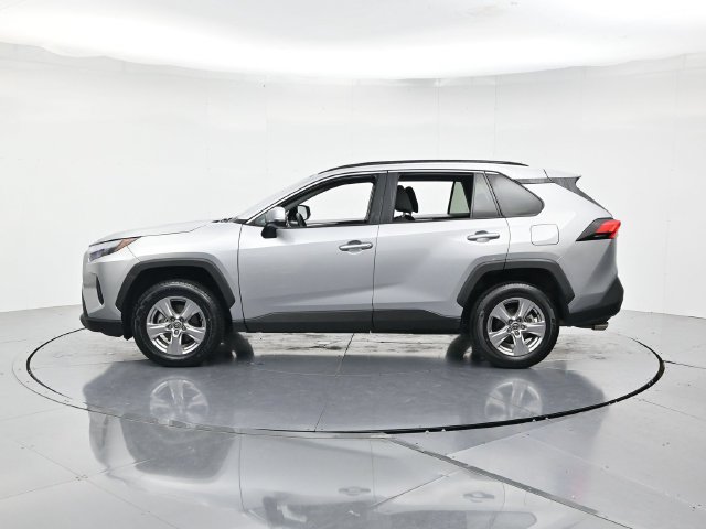 Used 2025 Toyota RAV4 XLE w/ Weather Package AWD/4WD image 7