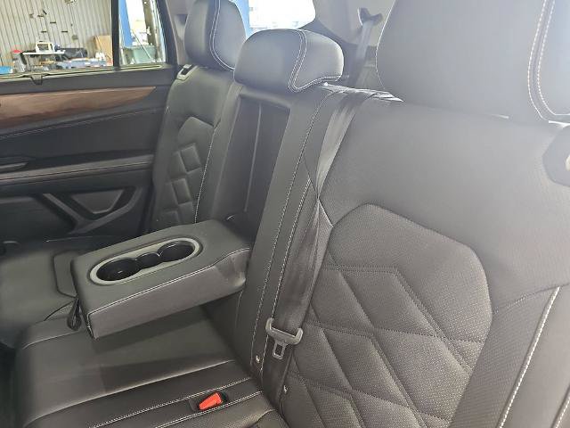 Used 2025 Volkswagen Atlas SE FWD image 14