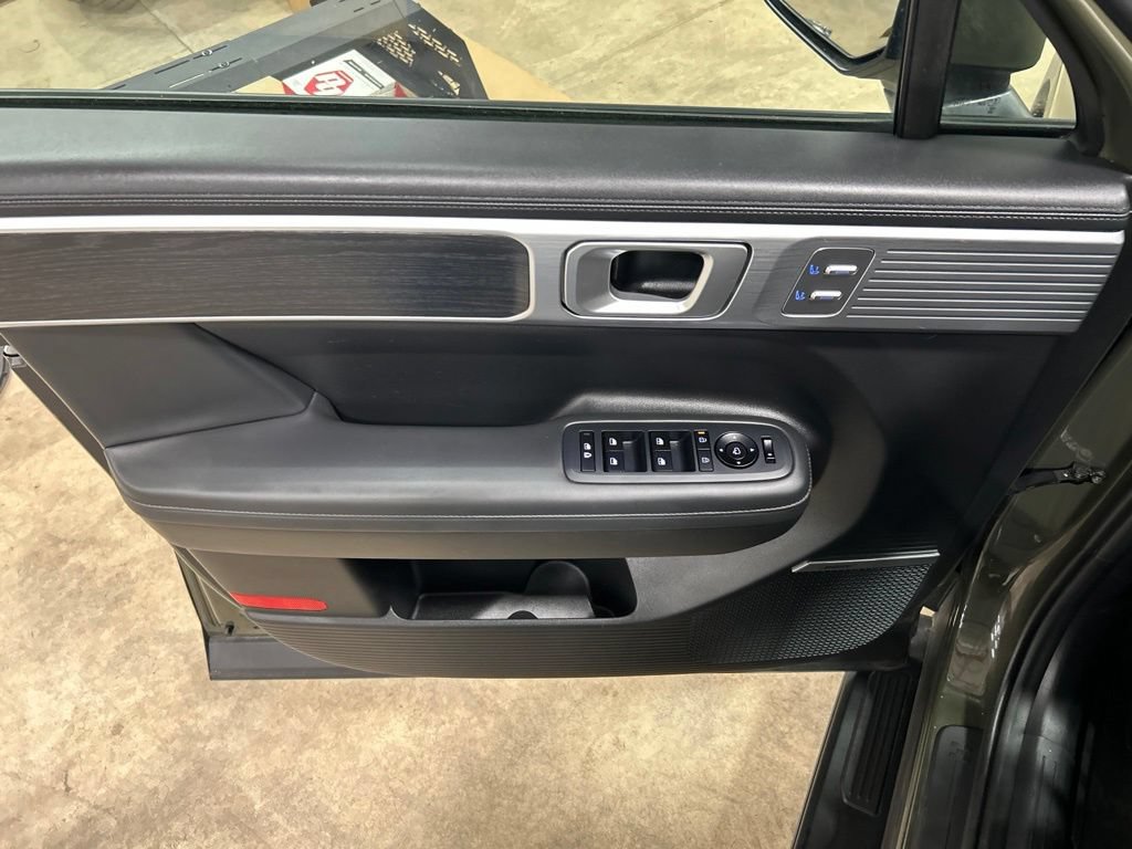 Used 2024 Hyundai Santa Fe Limited AWD/4WD image 15