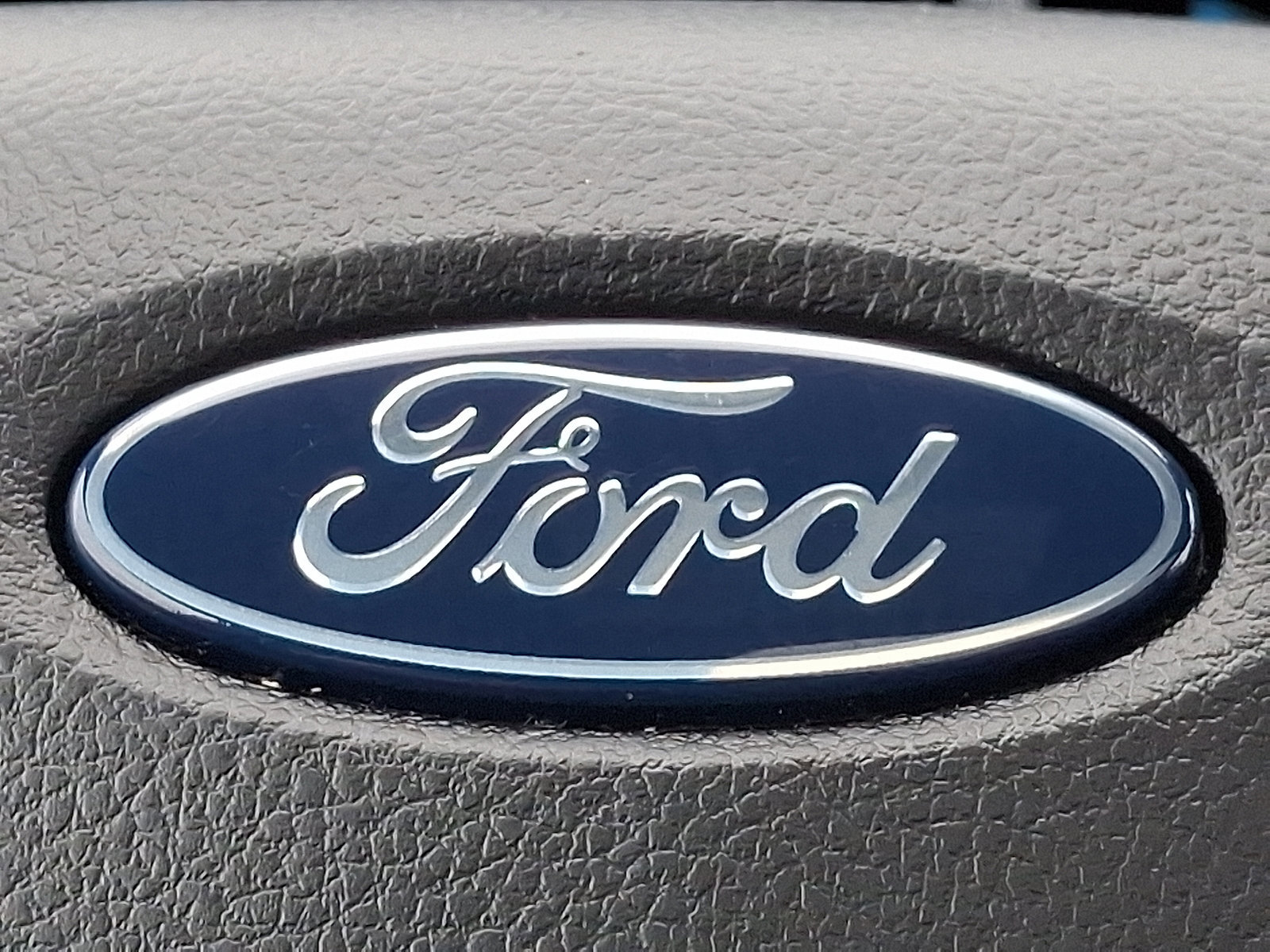 Certified 2024 Ford Edge ST w/ Equipment Group 401A image 31