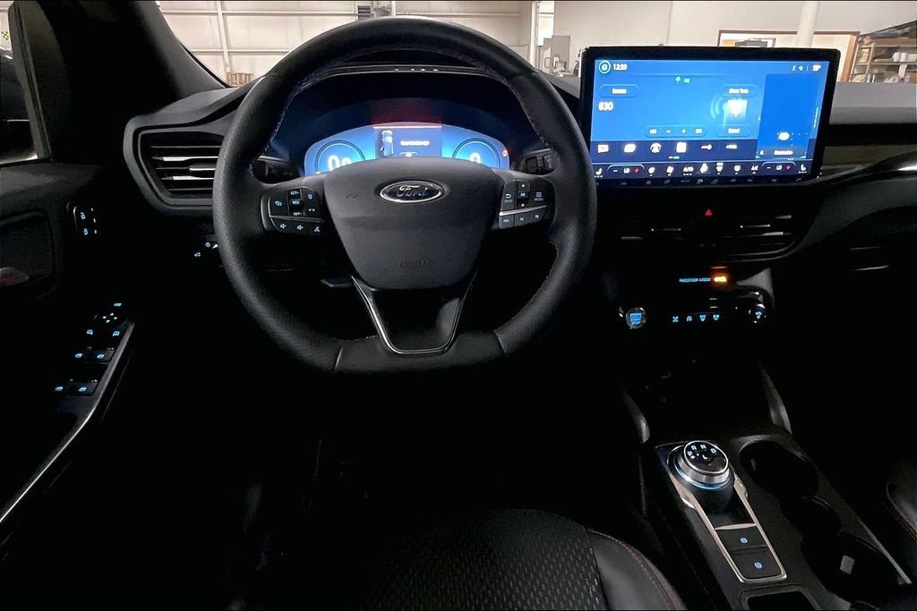 Certified 2025 Ford Escape ST-Line Elite AWD/4WD image 5